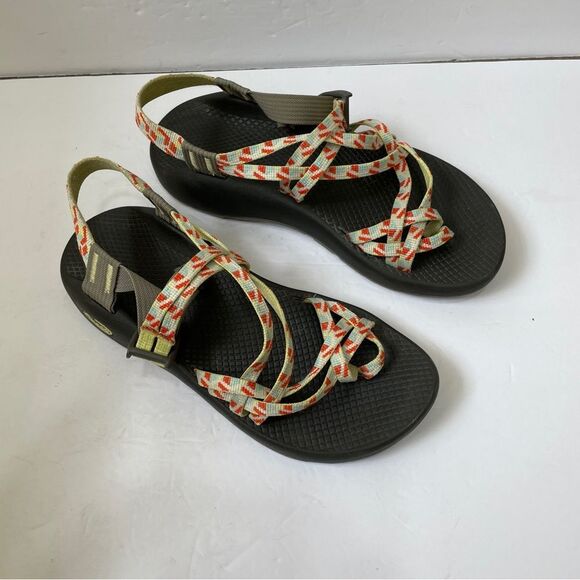 CHACO ZX/2 CLASSIC SANDALS‎ IN YELLOW - Picture 2 of 6